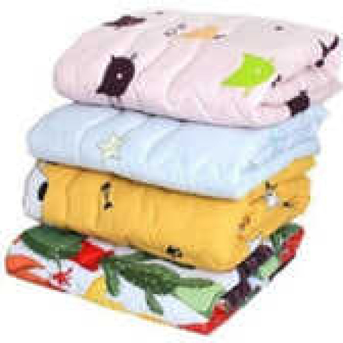 Ковдра Капітоша 205004002 стьобана мікрофібра силіконізоване волокно 90х120 см різнокольорова Homefort Homefort