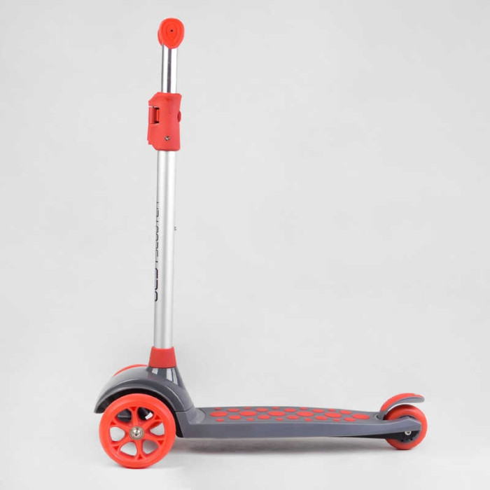 Самокат трехколесный LK-52003 Best Scooter СВЕТ ДЕКИ КОЛЕС И ДИСКОВ съемный руль передние колеса PU 120х35мм задние колеса PU 80х30мм Best Scooter