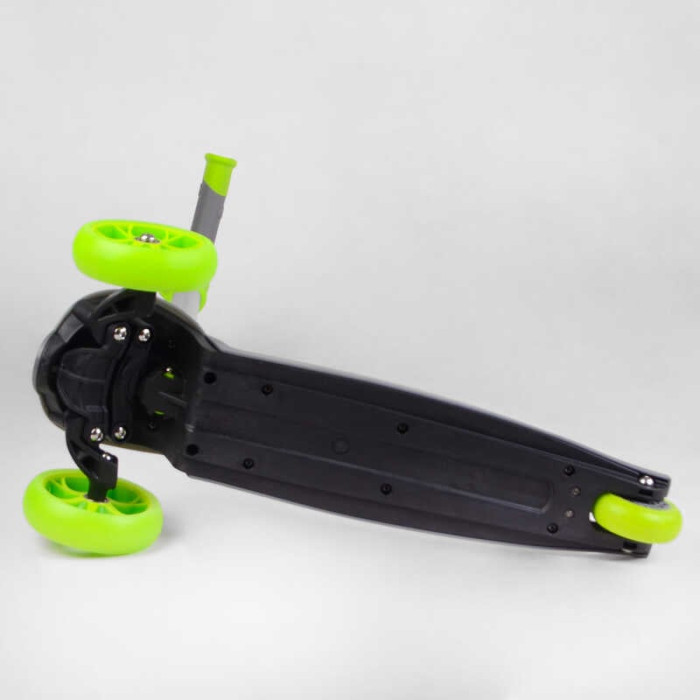 Самокат трехколесный LK-70111 Best Scooter СВЕТ ДЕКИ КОЛЕС И ДИСКОВ съемный руль передние колеса PU 120х35мм задние колеса PU 80х30мм Best Scooter